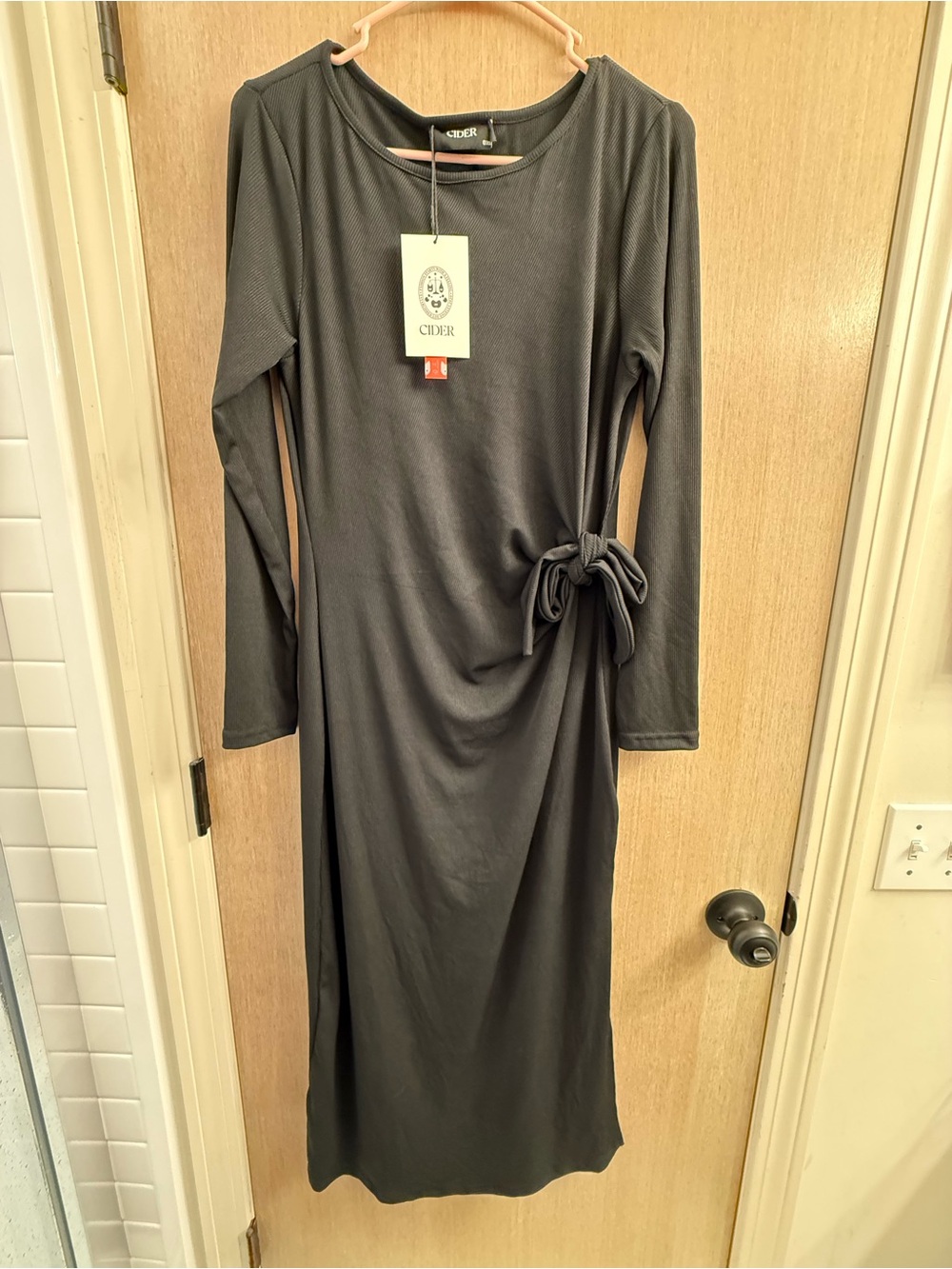 CiderBlack Long-Sleeve Knot-Waist Maxi Dress